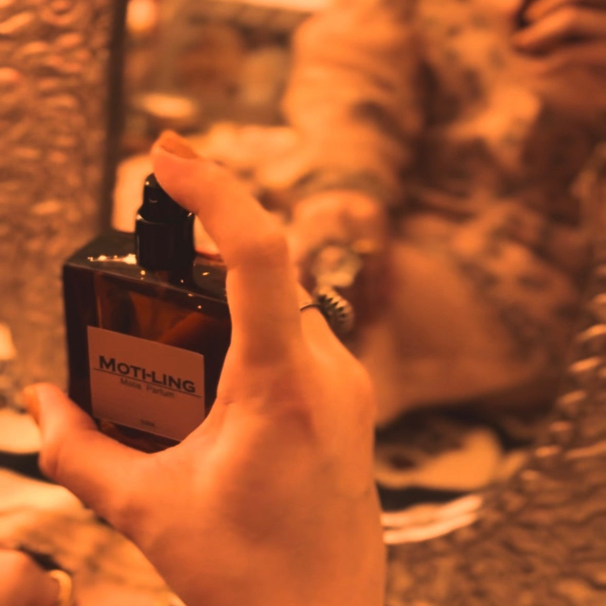 Earthling Moti-ling Parfum Bottle
